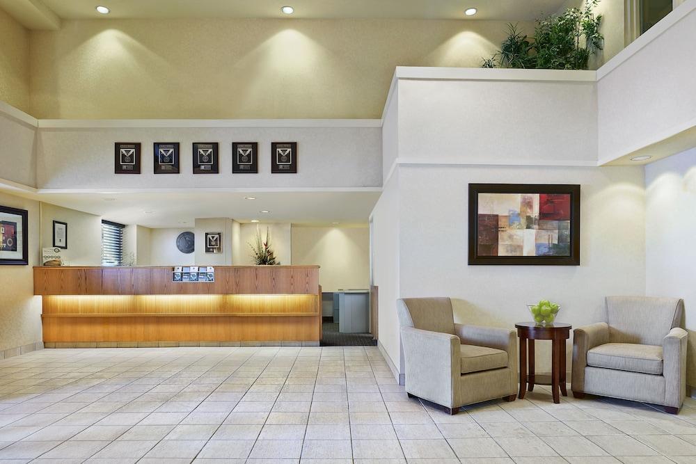 Comfort Suites Londen Buitenkant foto