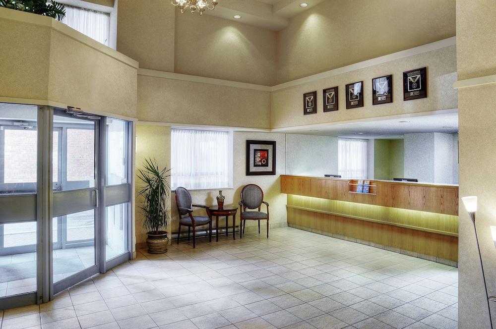 Comfort Suites Londen Buitenkant foto