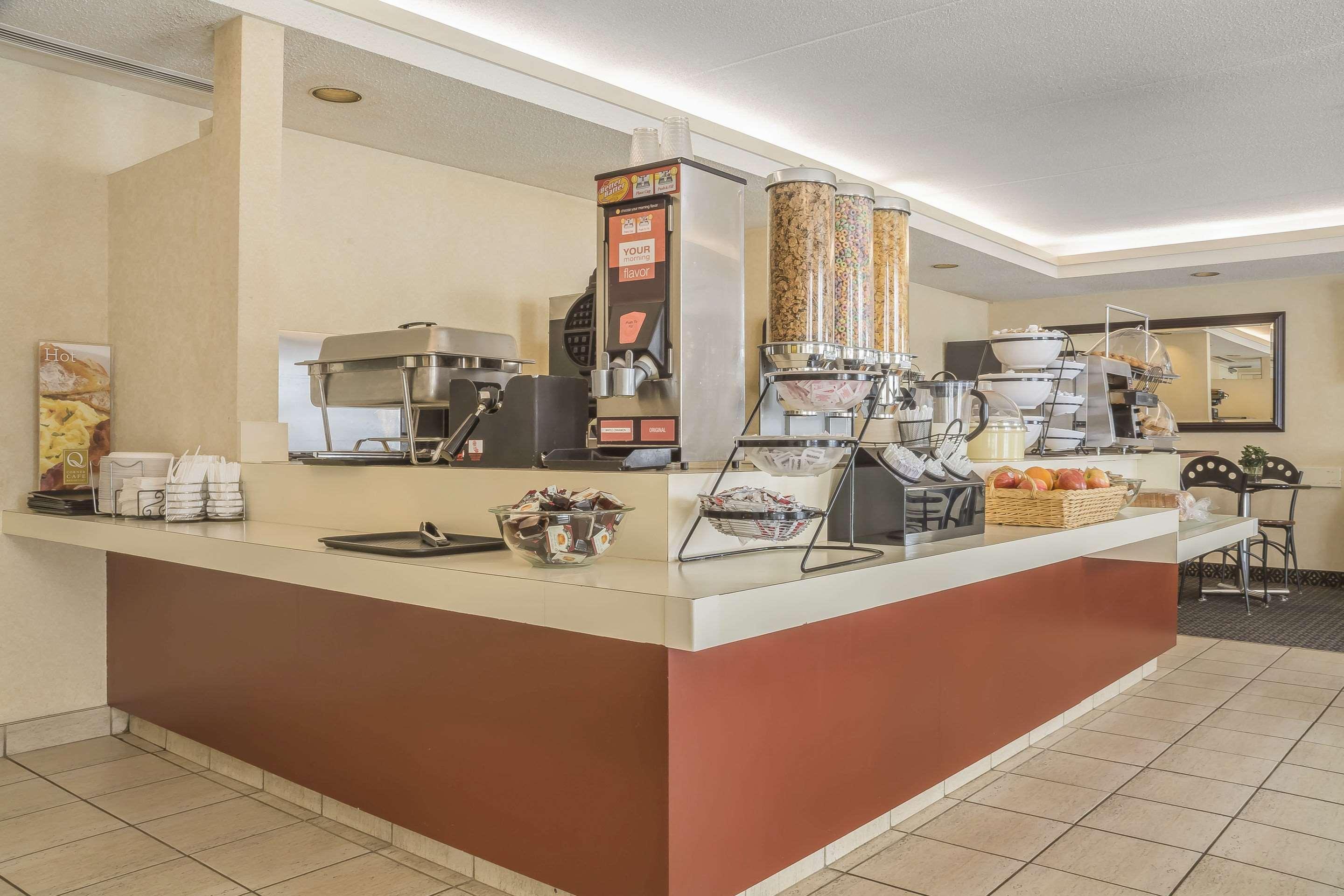 Comfort Suites Londen Buitenkant foto