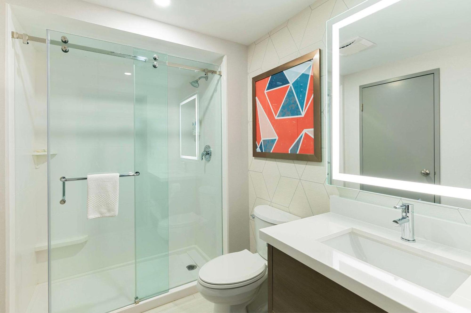 Comfort Suites Londen Buitenkant foto
